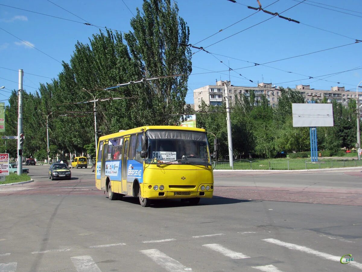 Мариуполь автобус 2. Мариуполь автовокзал. Мариуполь автобус 2. Богдан мариуполь. Богдан мариуполь.