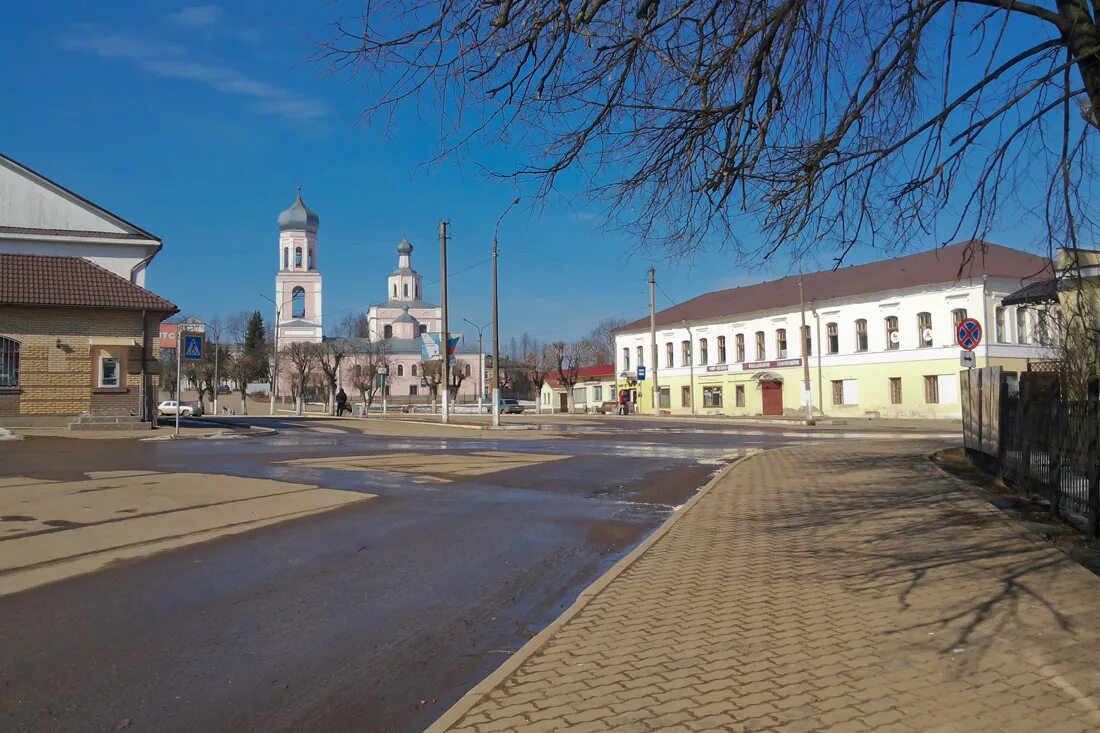 Валдай ул народная. Валдай ул народная. Валдай улицы города. Валдай фото города. Улицы город валдай.