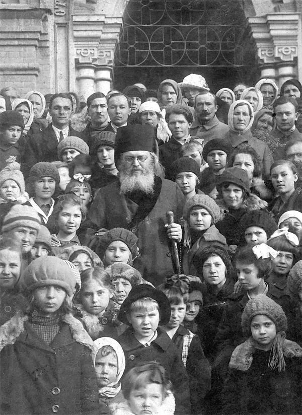 Жена луки войно-ясенецкого фото. Дети войно ясенецкого. Где дети святого луки. Жена святителя луки войно-ясенецкого. Войно-ясенецкий хирург.