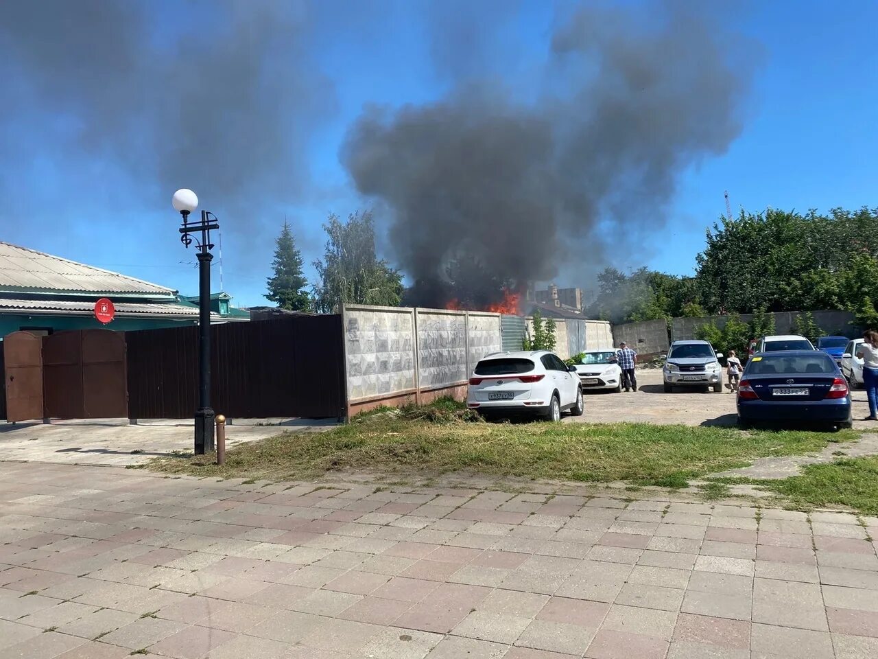 Пожар в хочу пури омск. Пожар в хочу пури омск. Пожар в триумфе омск. Пожар в омске 2021. Пожар в омске сейчас.