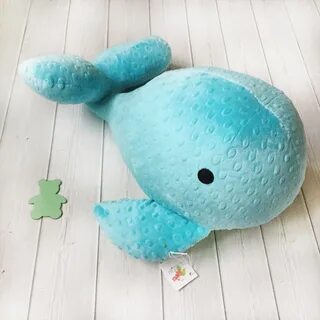 Игрушка кит
