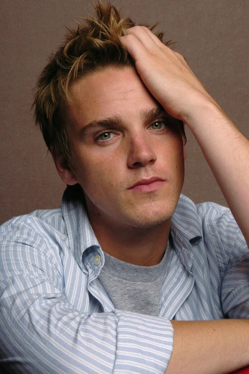 Райли хубтака. Фото райли смит. Райли харрисон. Смит. Райли смит.