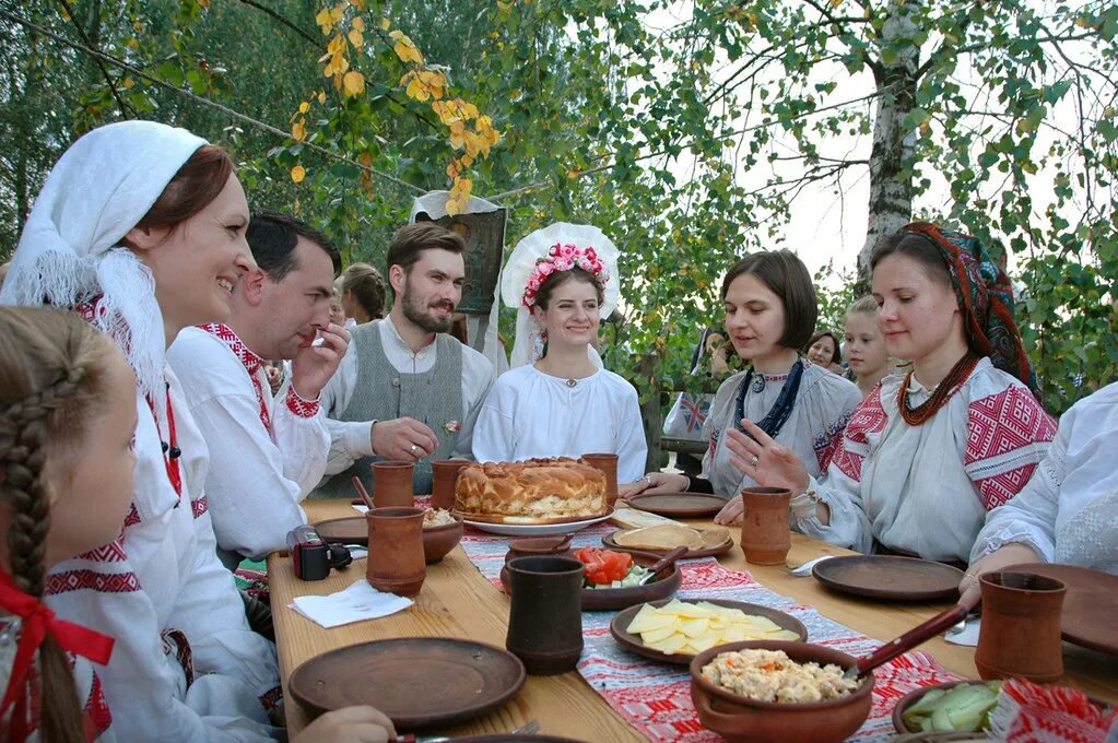 Белорусские традиции. Белорусская свадьба обряды. Застолье белорусов. Свадебное застолье.