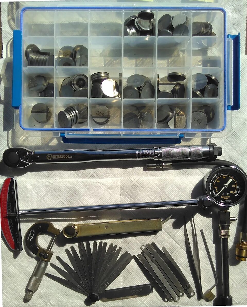 Планка с микрометром для регулировки клапанов ваз 2101-07. Набор для регулировки клапанов ваз 2108. Набор для регулировки клапанов. Набор шайб для регулировки клапанов ваз 2108. Набор для регулировки клапанов.