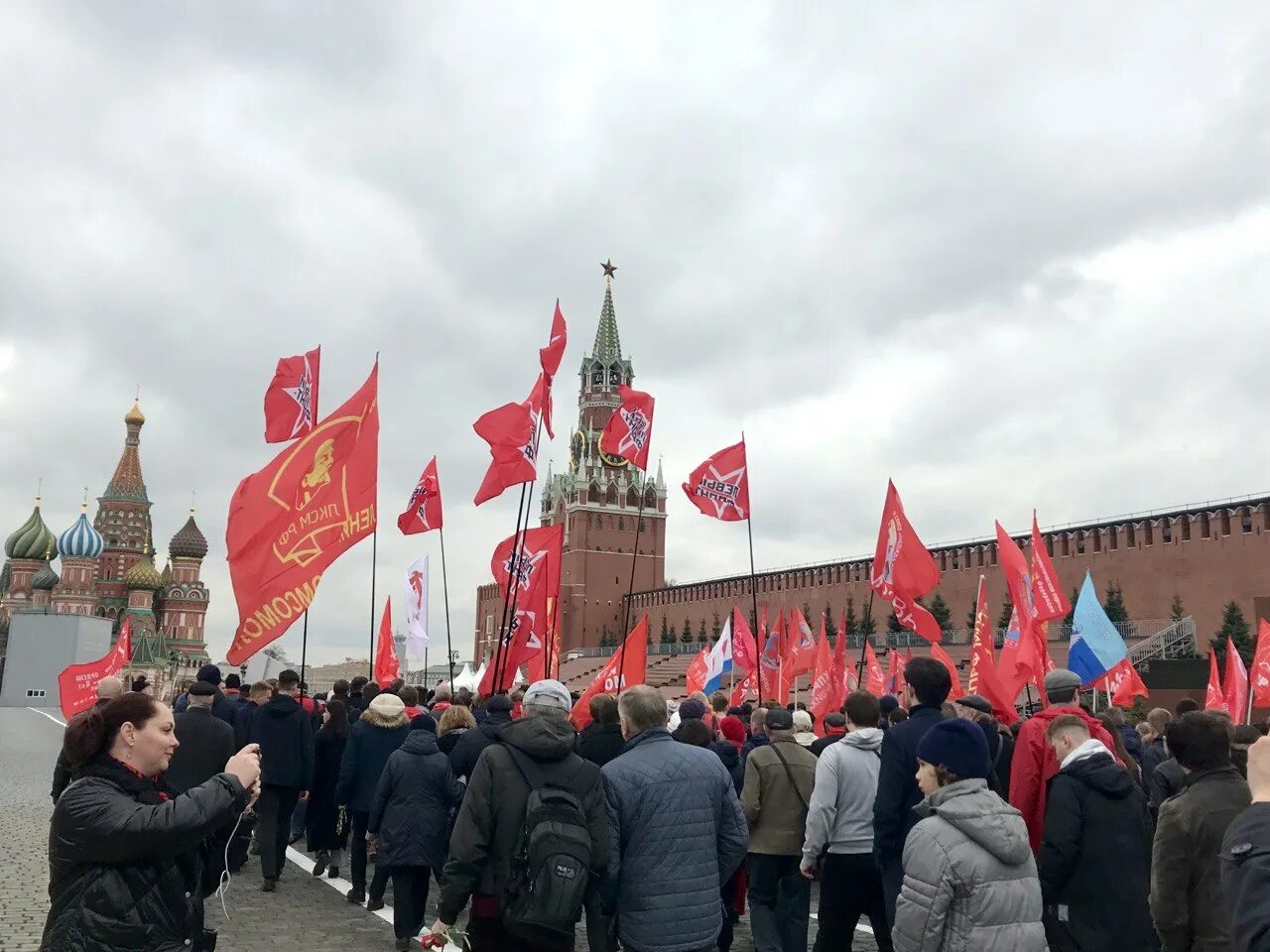 День рождение ленина дата. Левые коммунисты. День рождения Ленина. День рождения Ленина в Москве. День рождения Ленина КПРФ.