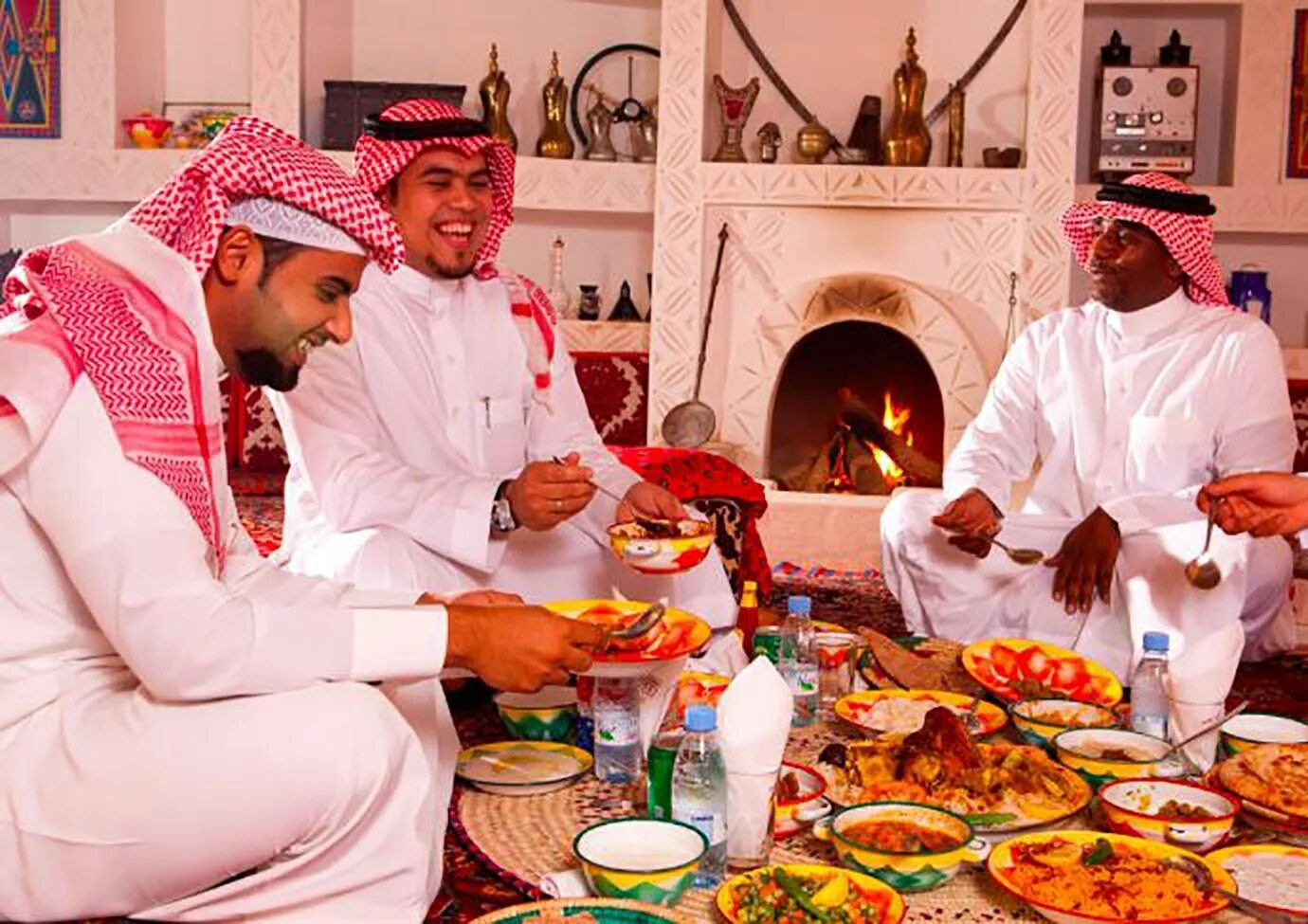 Ужин у мусульман. Ифтар Марокко. Гостеприимство арабов. Кухня Саудовской Аравии. Национальные блюда арабов.