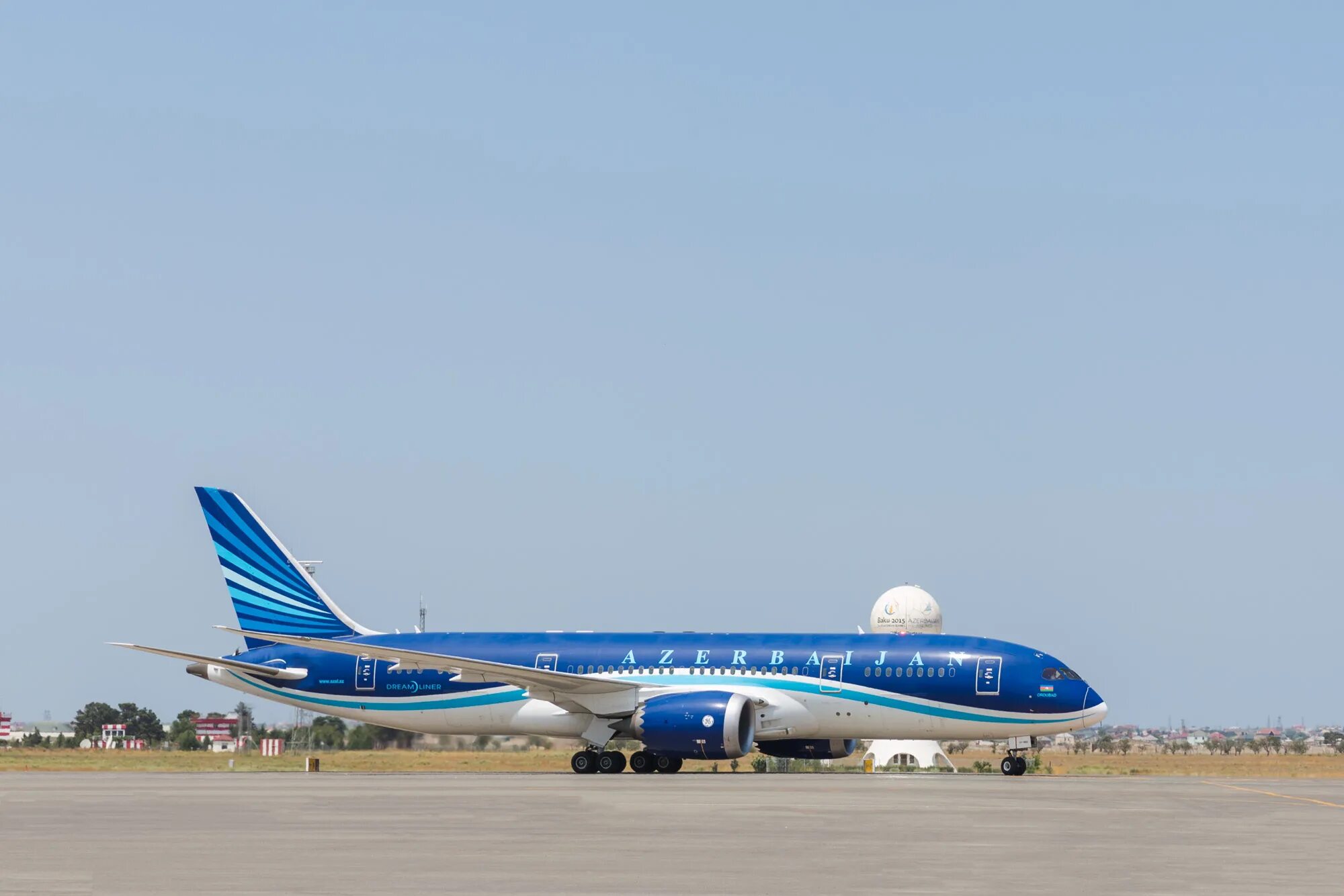 Азербайджанские авиалинии (AZAL). AZAL Azerbaijan Airlines самолёты. AZAL авиакомпания в Баку. AZAL j2 811.