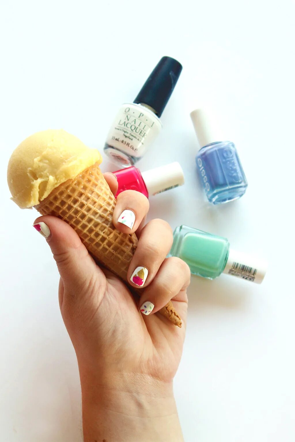 Мороженое на ногтях. Маникюр с рисунком мороженое. Мороженое рожок на ногтях. Nail ice cream. Ногти с мороженым.