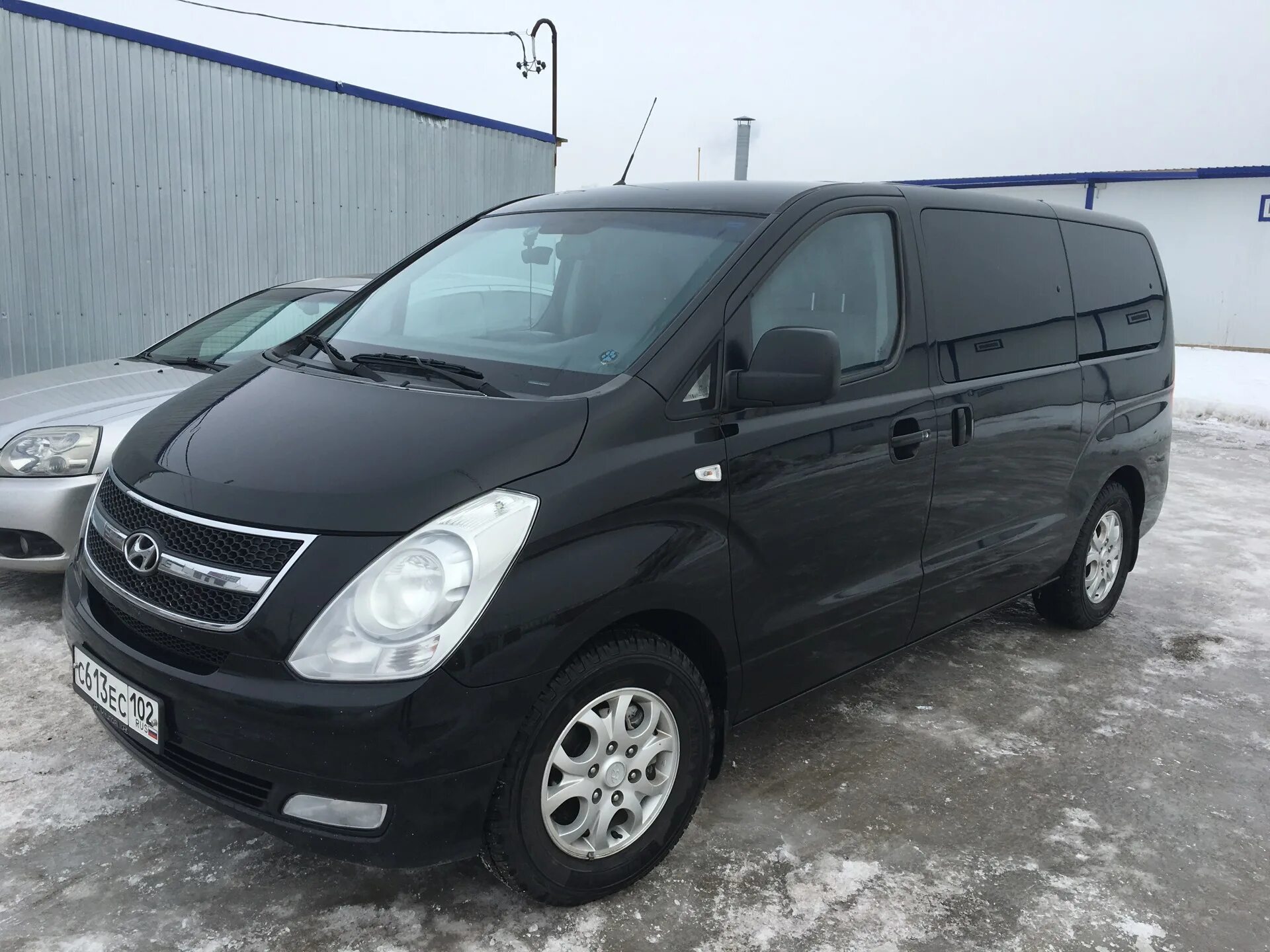 Hyundai h1 2009. Hyundai h1 Black. Hyundai h1 2. Хендай h1 черный. Купить hyundai h 1