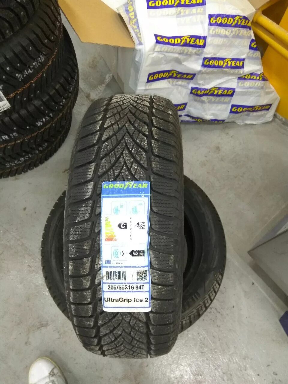 Ультра шина отзывы. Goodyear ULTRAGRIP Ice 2+. 205/55r16 Goodyear ULTRAGRIP Ice 2 94t. Шины зимние шипованные Гудиер фото бу. Автомобильная шина Goodyear Ultra Grip 8 205/65 r15 94t зимняя.