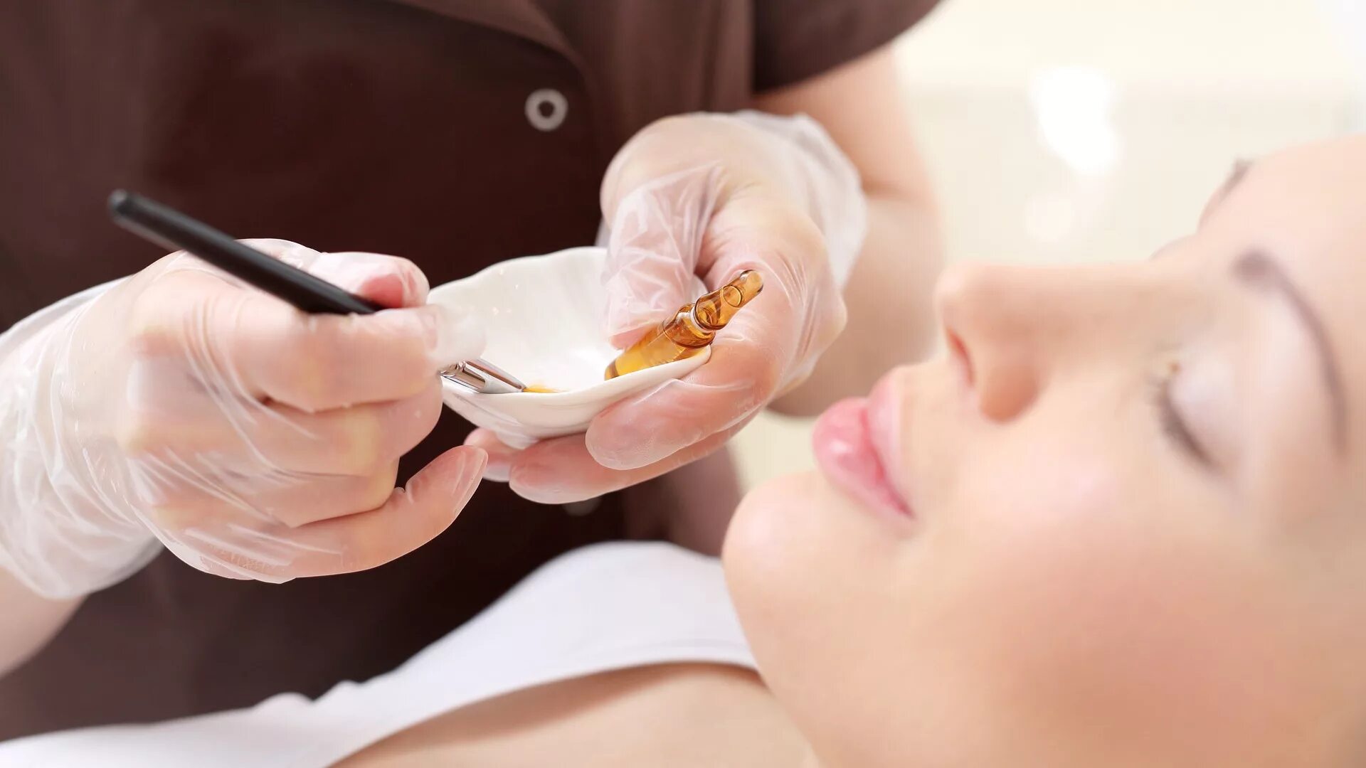 Миндальный пилинг космотерос. Химические пилинги. Химический пилинг. Хим пилинг. Косметический пилинг.