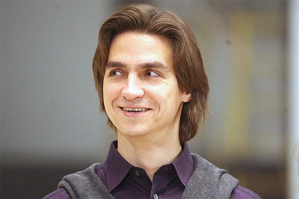 Худрук балета. Худрук балета. Филин артист балета. Худрук балета. Худрук балета.