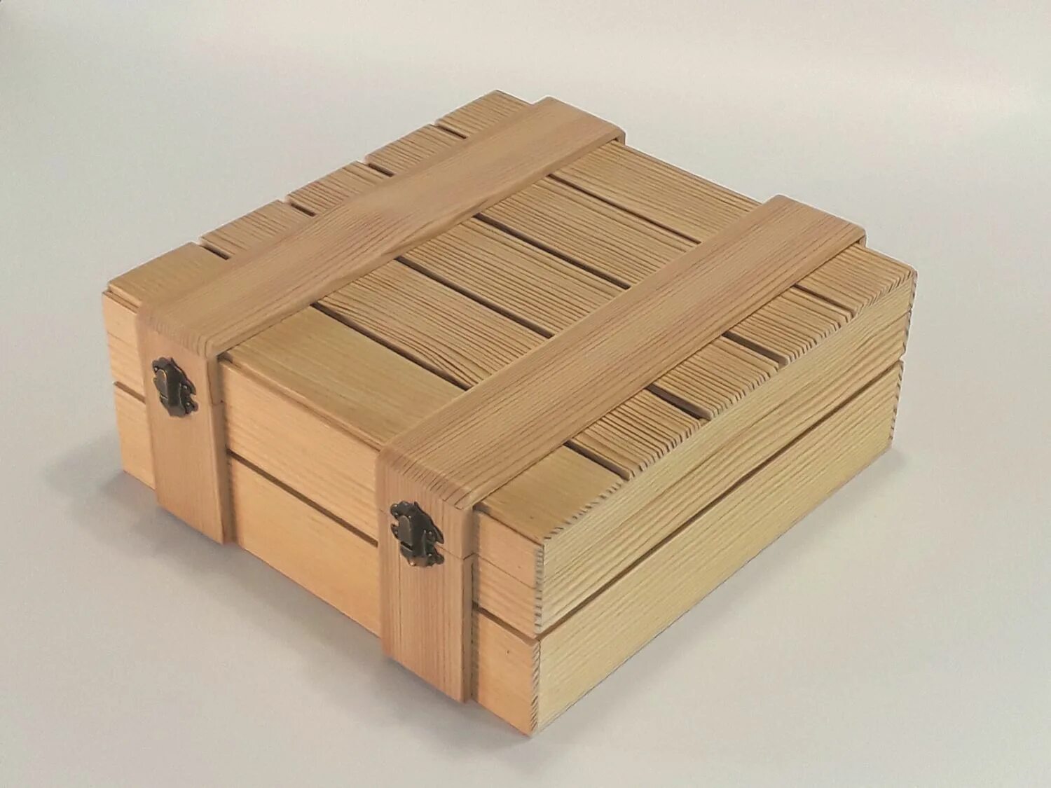 Деревянный ящик. Коробки из дерева. Деревянные коробки для подарков. Деревянный ящик упаковка.