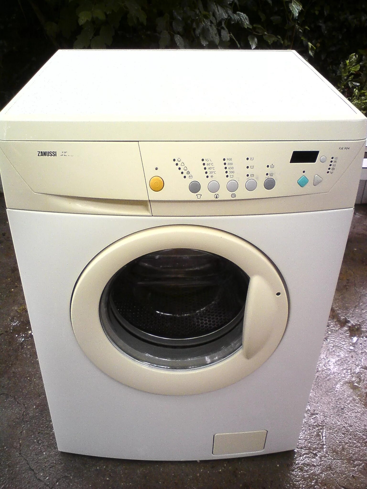 Стиральная машина занусси lindo 300. Стиральная машина zanussi jetsystem. Стиральная машина zanussi jetsystem. Zanussi jetsystem 900 отжим. Стиральная машинка занусси джет систем 900.