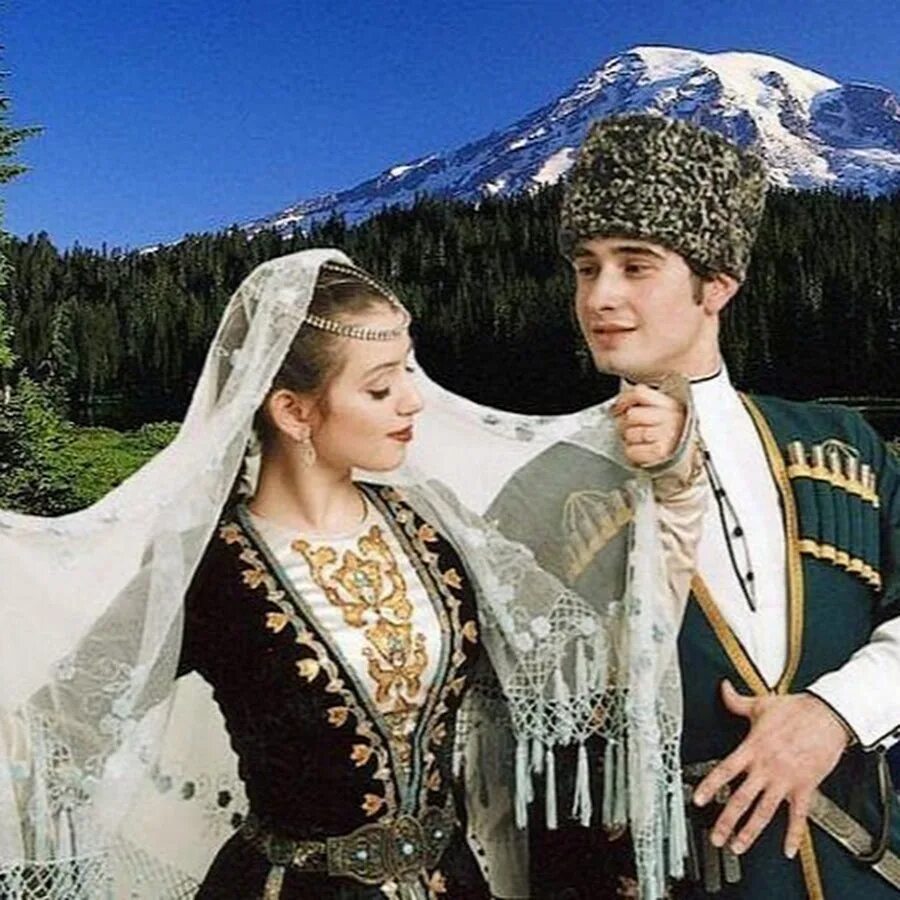 Грозная женщина. Чеченские клички. Чечня мужчины и женщины. Национальный костюм чеченцев бешмет. Diana markosian.