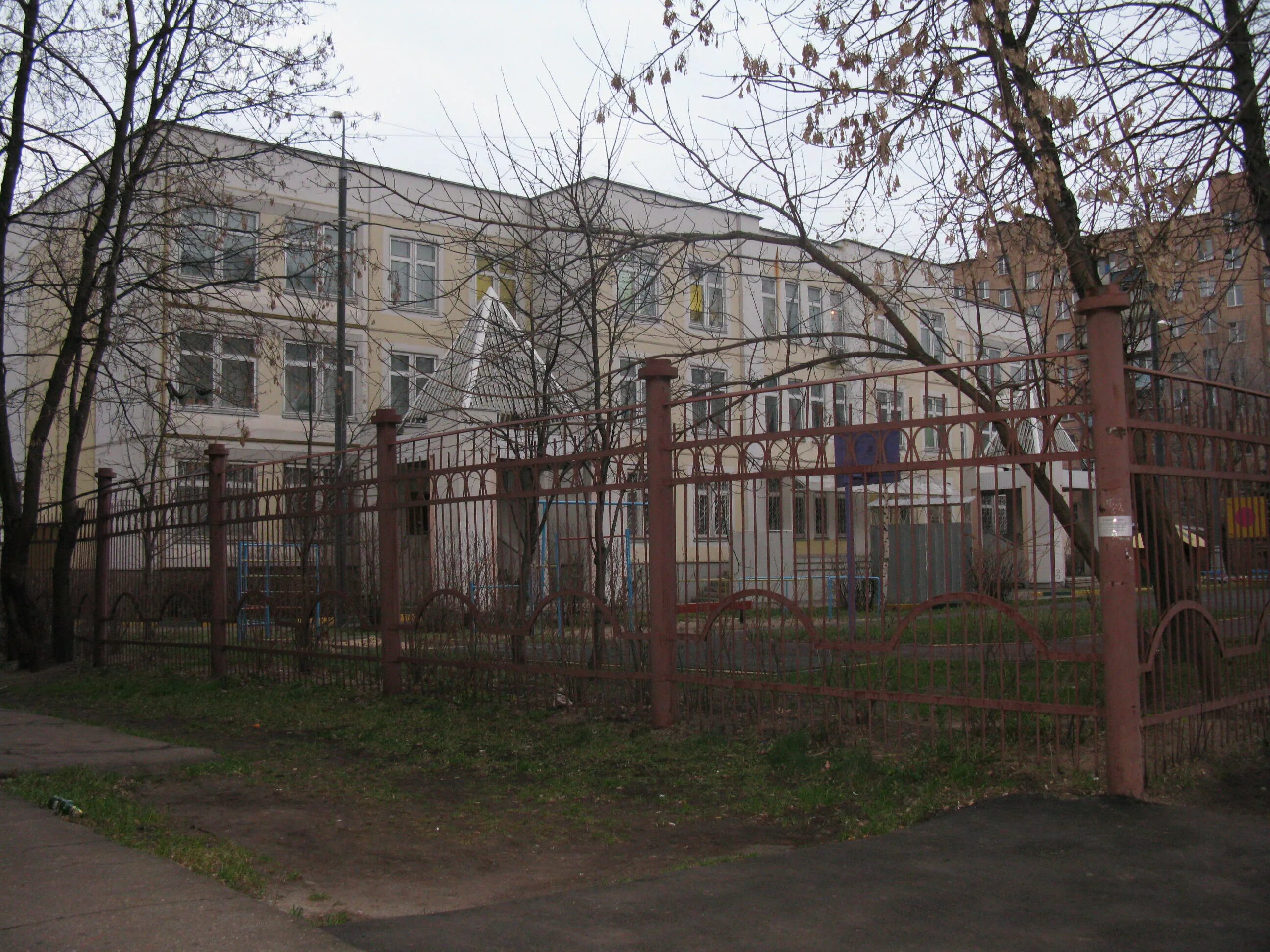 Школа 439 басовская 7. Москва, басовская ул. Школа 439 москва. Школа 439 москва. Школа 439 москва.
