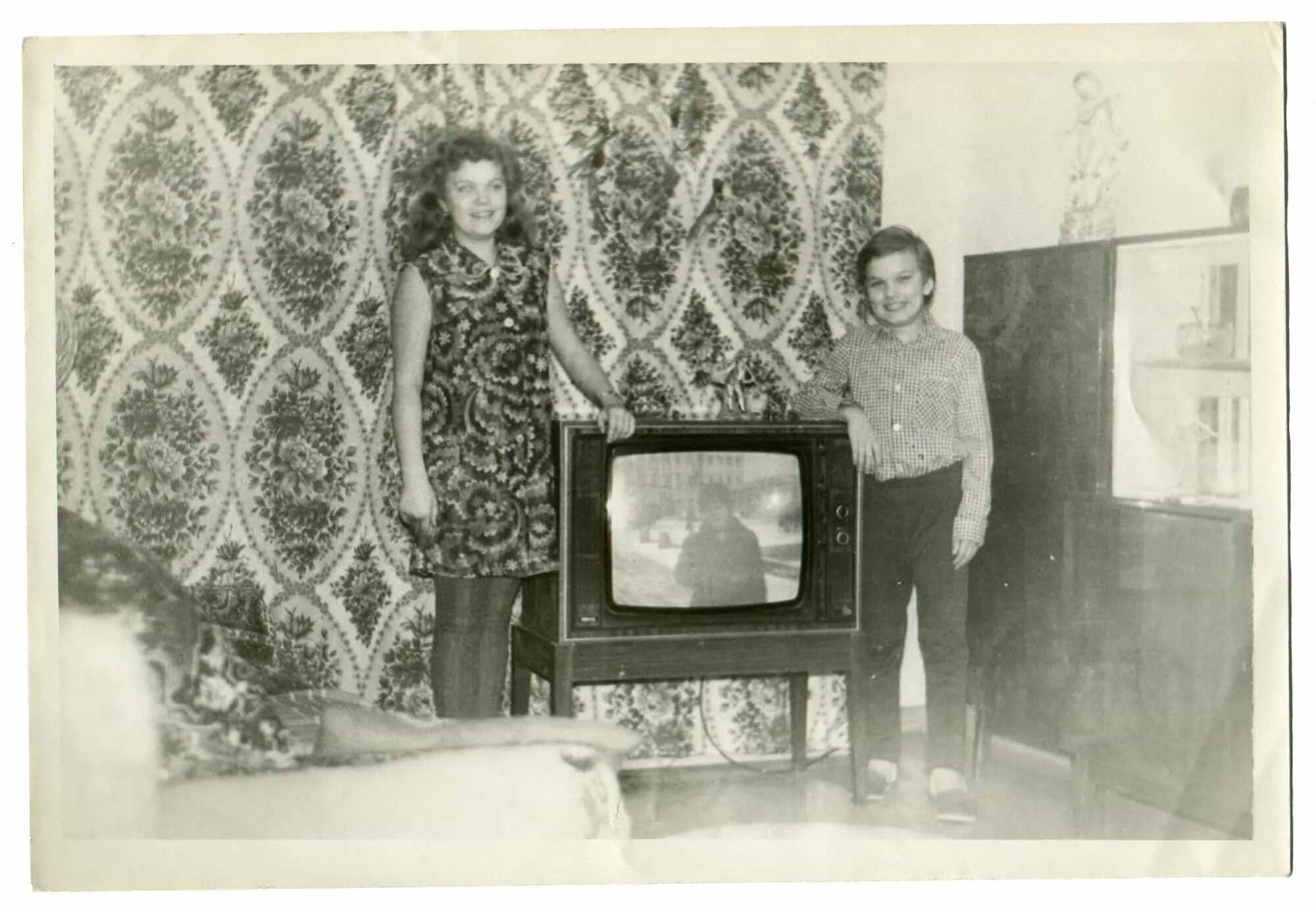 Телевизор 70 годов. Телевизор СССР. Телевизор 70-е годы. Телевизор 70х годов. Телевизоры СССР 70-Х годов.
