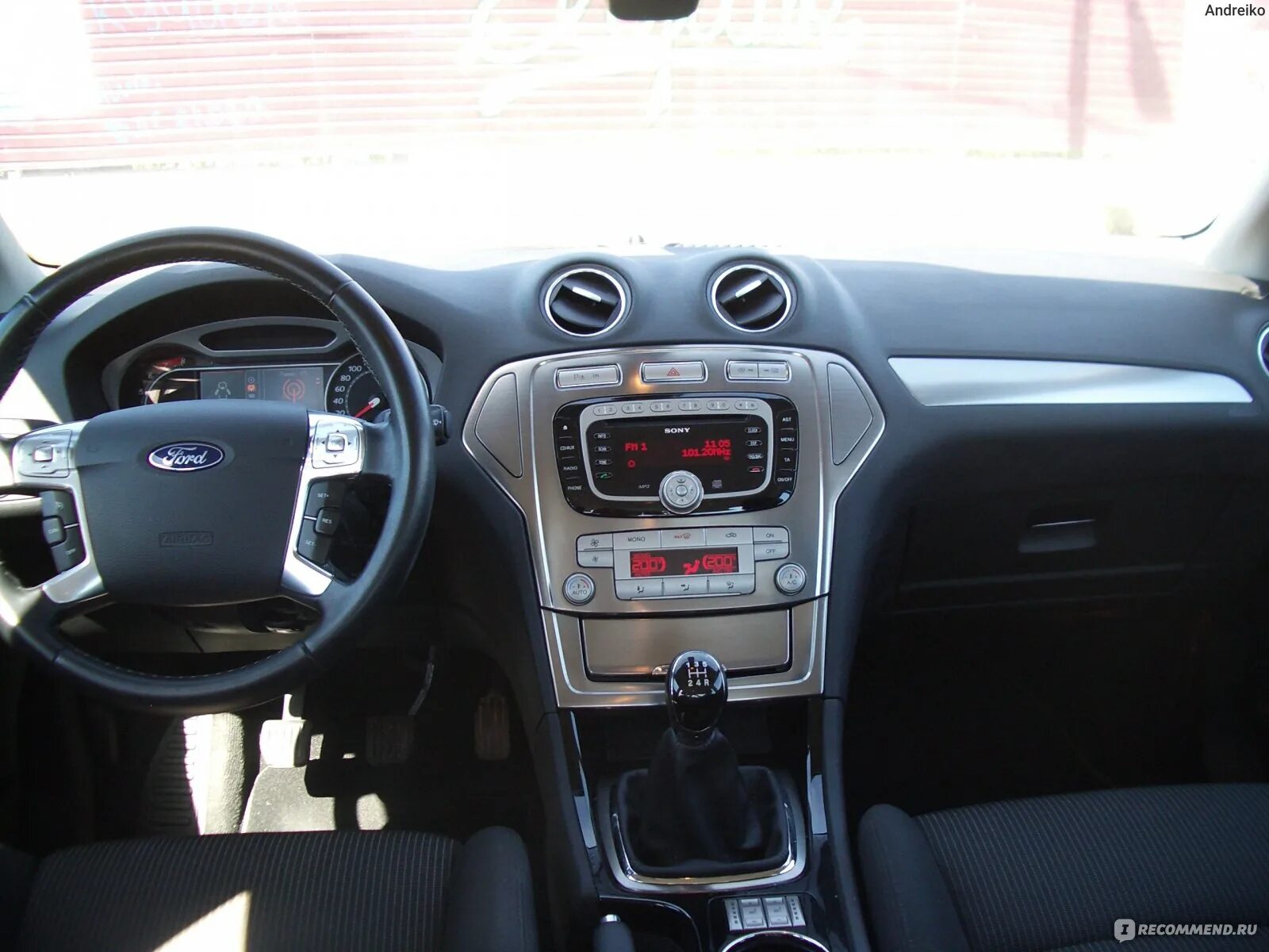 Как определить комплектацию форд. Форд мондео 2010 салон. ford mondeo 2010 салон. ford mondeo 2010 салон автомат. форд мондео 2012 года комплектация титаниум есть ли блютуз.