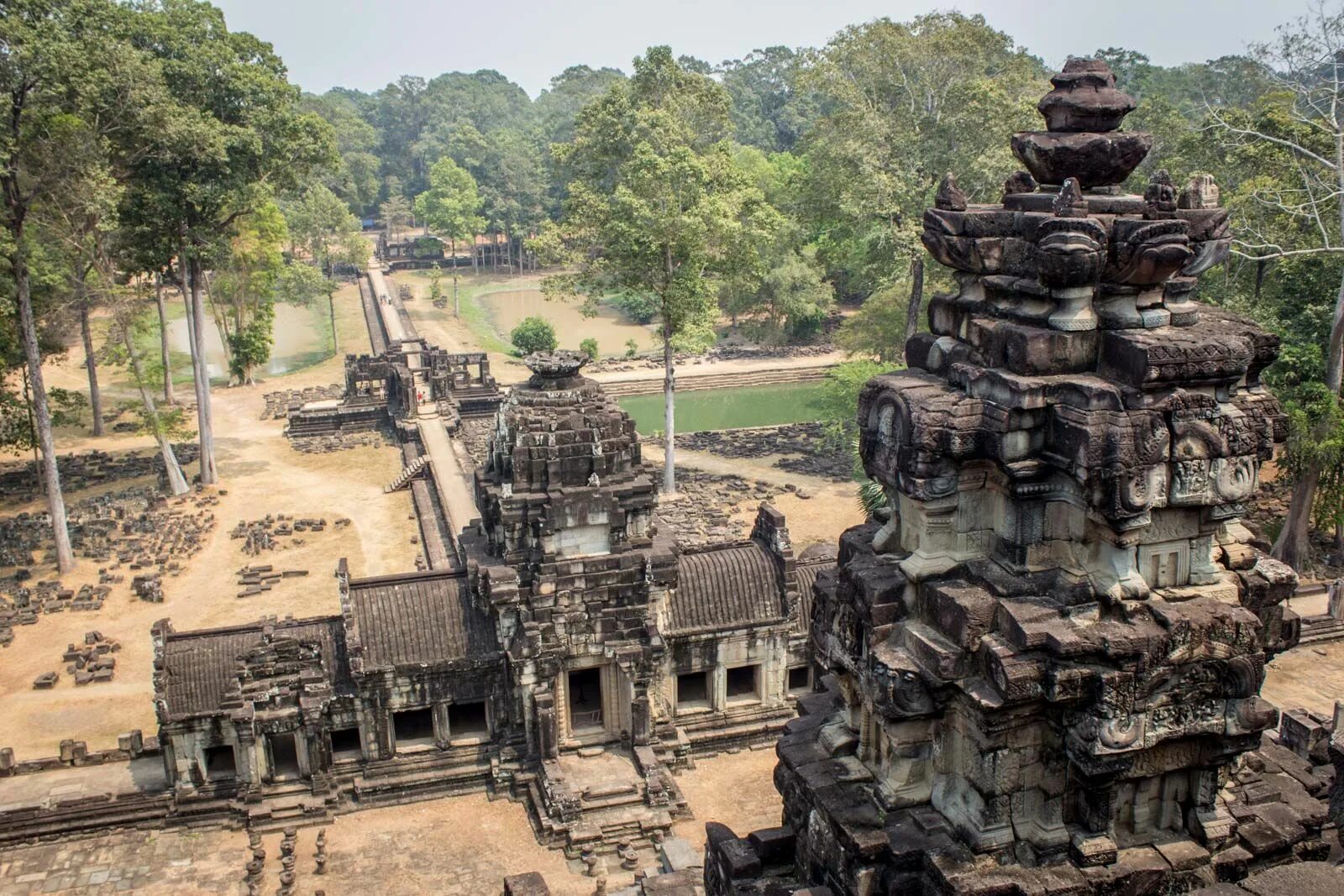 Yungs better temples. Бапуон Камбоджа. Храм Бапуон в Камбодже. Камбоджа достопримечательности Ангкор. Бапуон индуистские храмы Камбоджи.