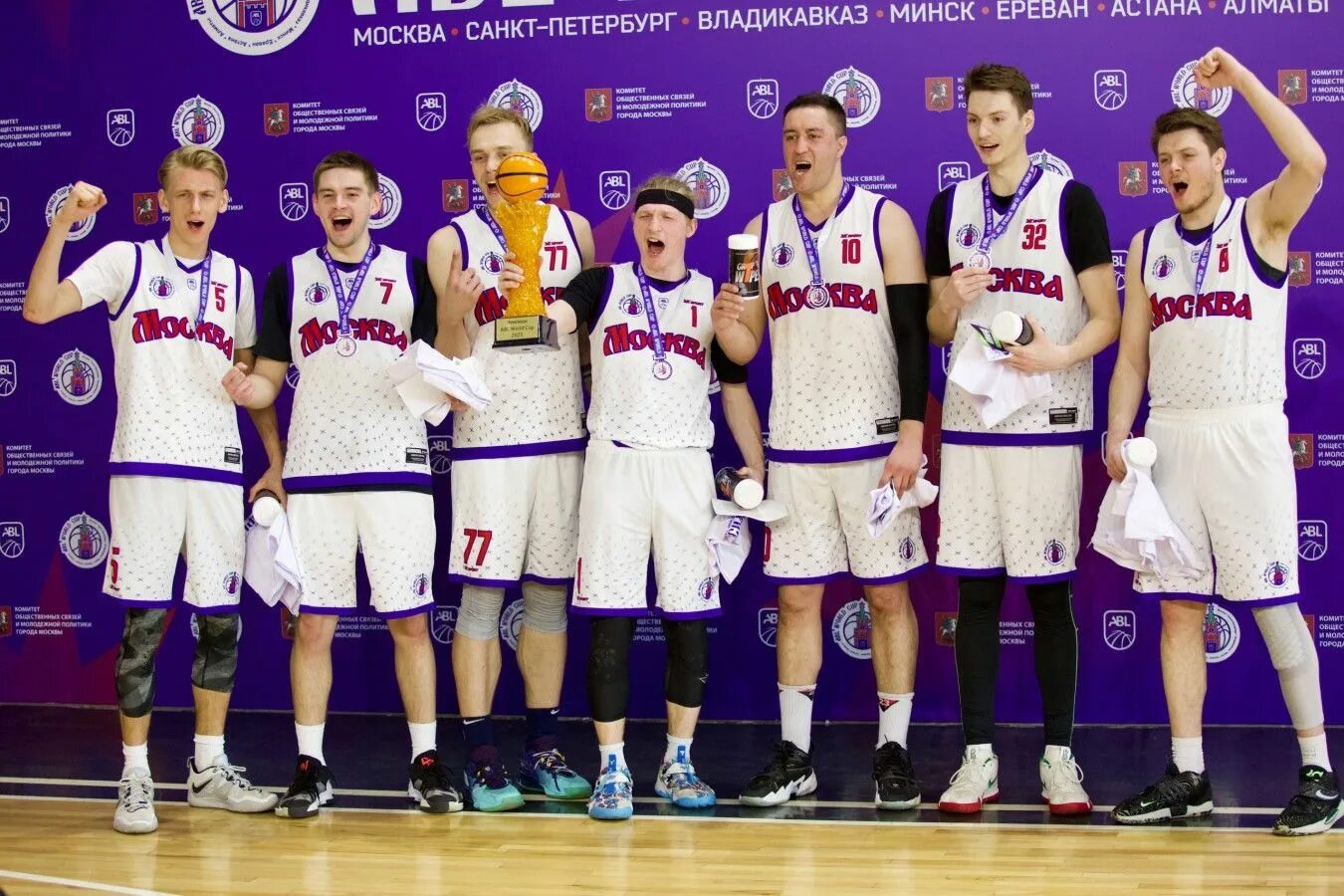 Команды мск. Москва (футбольный клуб) вратари. Команды мск. Команды мск. Футбольная команда кпрф москва.