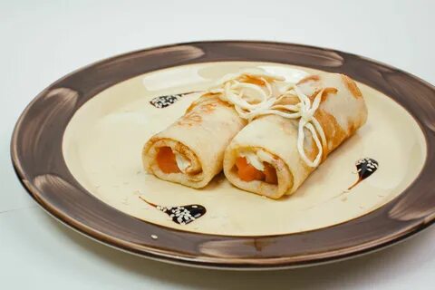 Блины с творожным сыром и красной