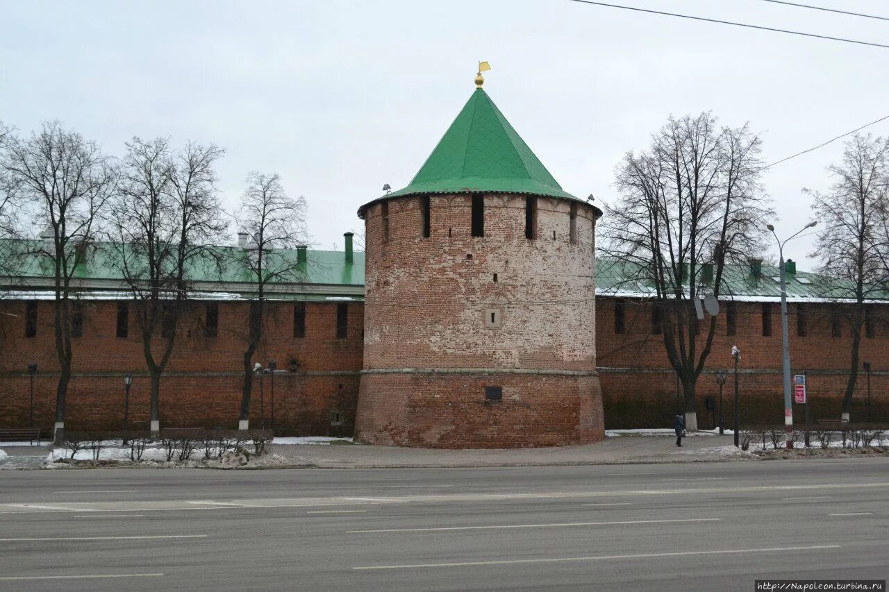 Кладовая башня Нижегородского Кремля. Кладовая башня Кремля Нижний Новгород. Пороховая башня Нижегородского Кремля. Музей «кладовая башня» Нижний Новгород. Нижегородский кремль имеет 88 башен