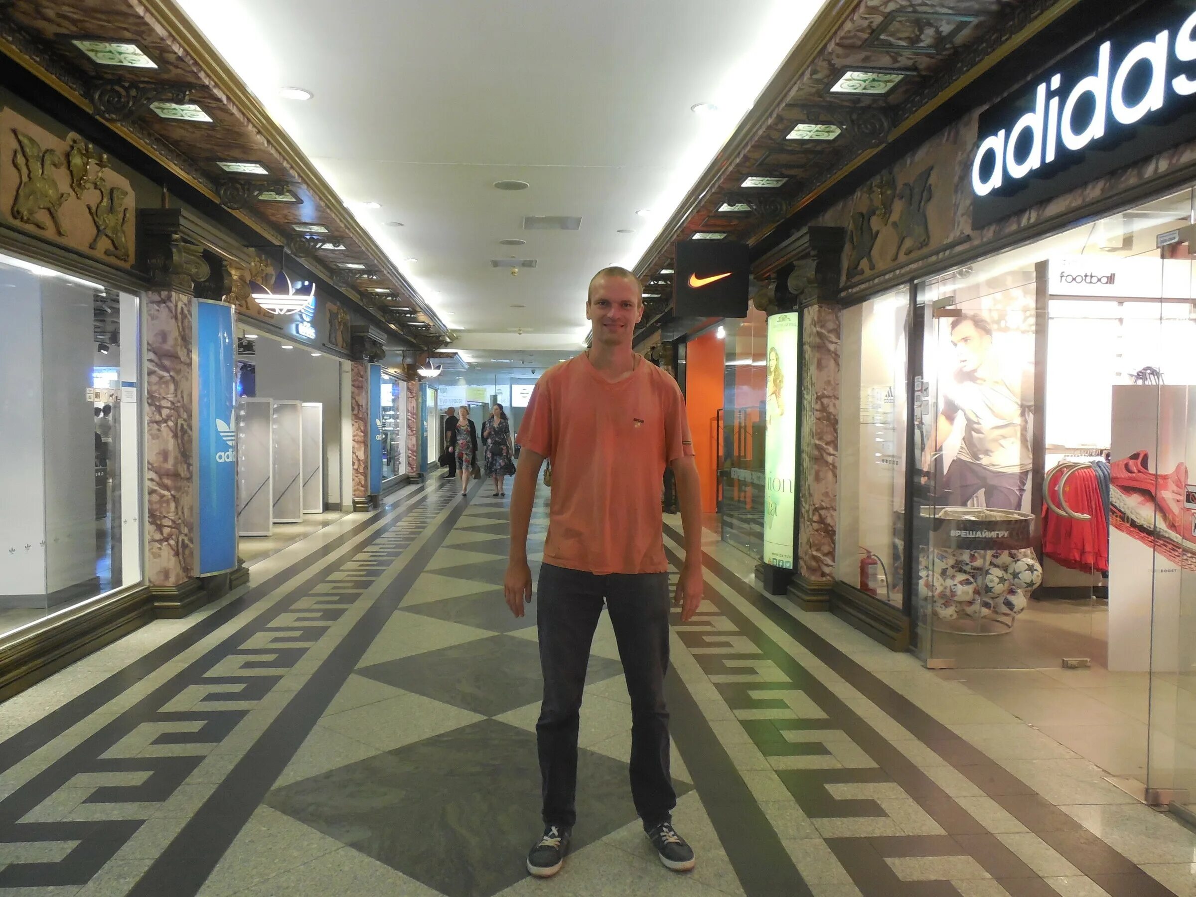 охотный ряд магазины вечерние платья. охотный ряд каталог. бутик canali. Botavikos охотный ряд. торговый центр манежная площадь москва магазины.