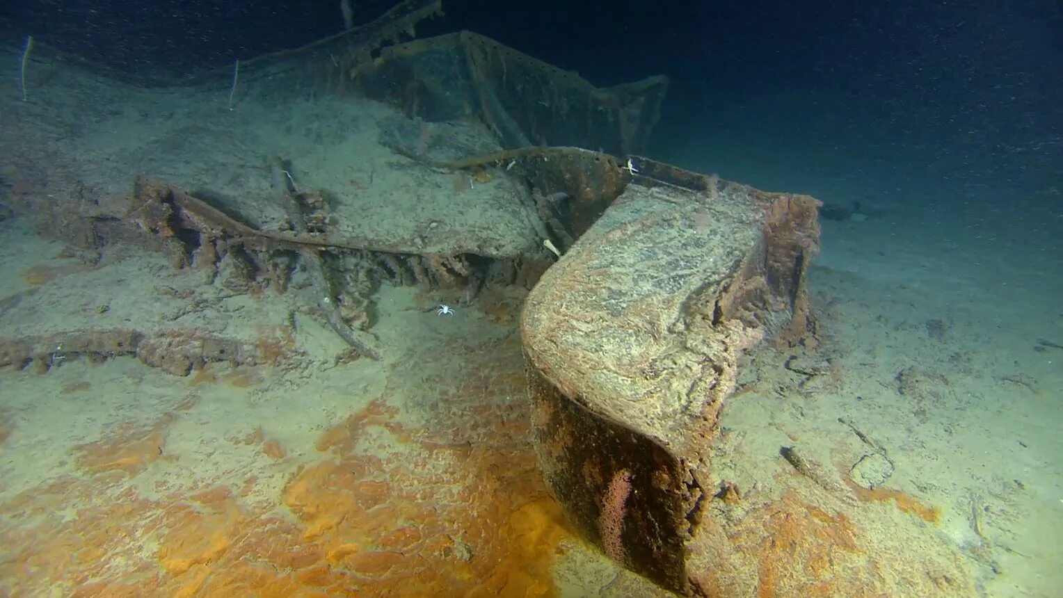 Сухой на дне океана. Титаник на дне. Затонувший Британик затонувший. Фото затонувшего Титаника. Останки Британика.
