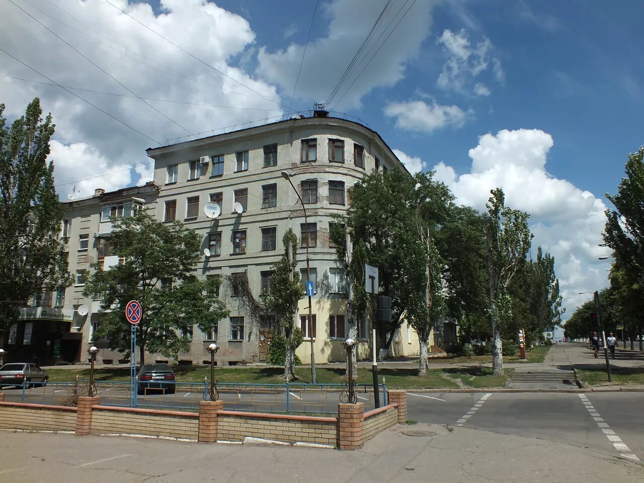 Пушкинская улица луганск. Центральные улицы луганска. Оборонная 3 луганск. Город луганск улицы. Луганск улица луганская.