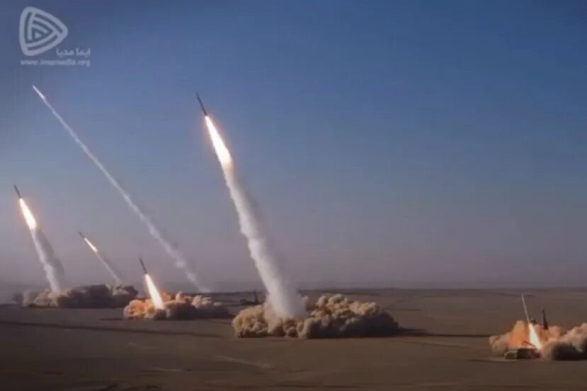 Иранская ракета носитель симорг. Ракета с запуском. Иран пуск ракет. Иран пуск ракет. Ракета седжиль иран.