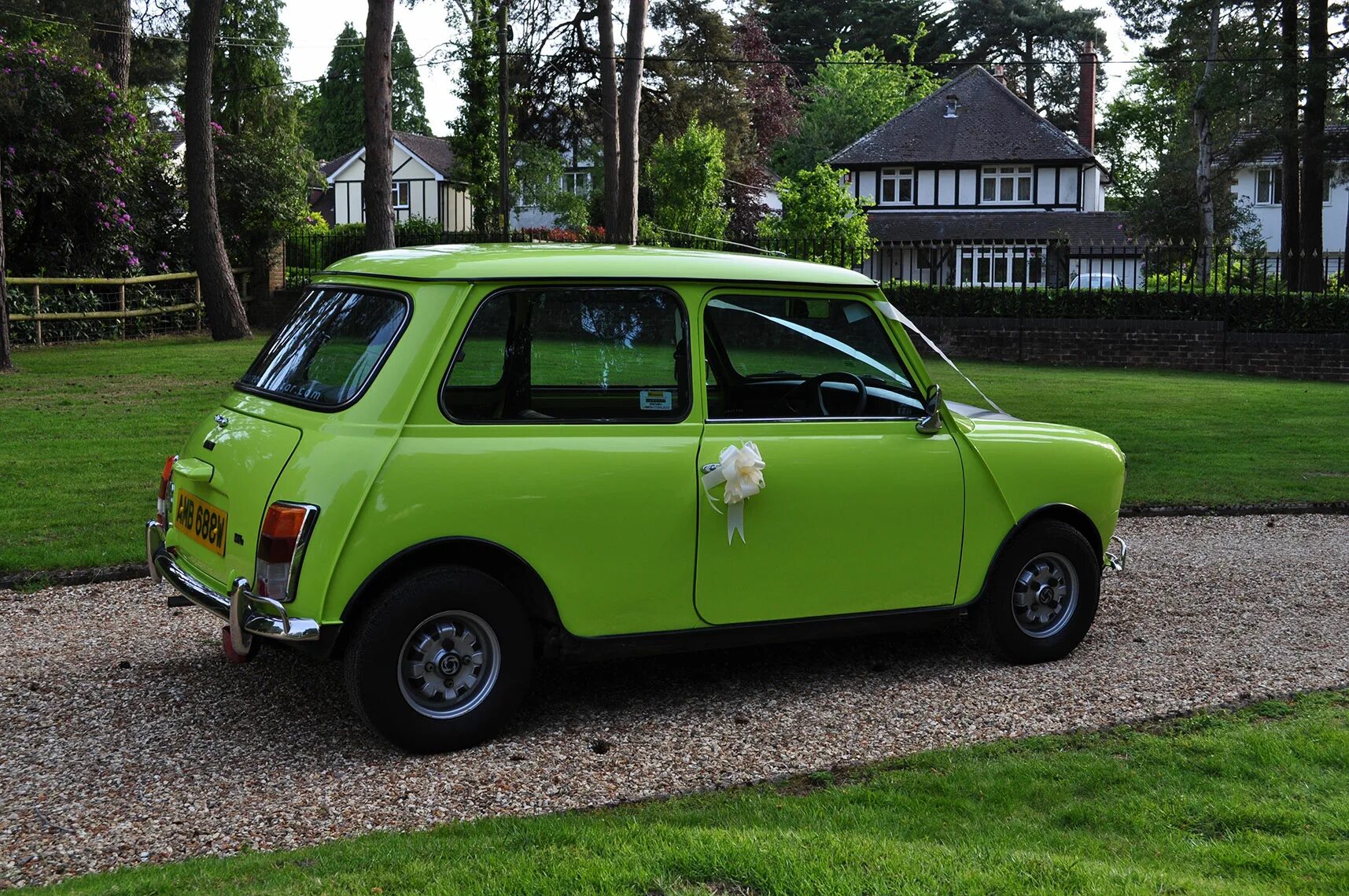 Мини Купер мистера Бина. Mr Bean машина. Астон мистера Бина. Mini Cooper Classic Mr Bean.