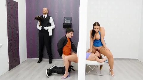 Растрахивает жируху с коротышкой 