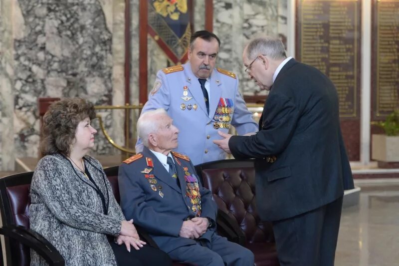 Что с колокольцевым последние новости. Колокольцев смеется. Что с колокольцевым последние новости. Что с колокольцевым последние новости. Варченко ульяновск генерал.