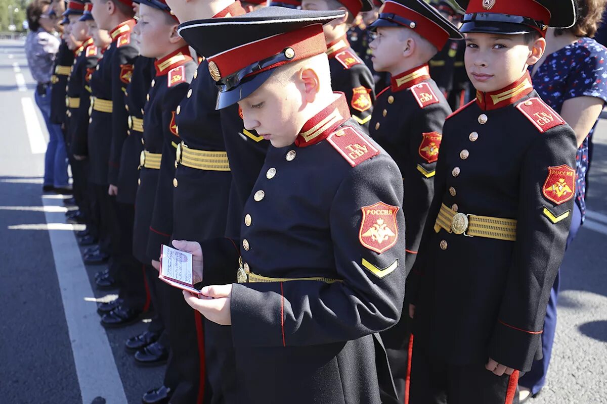 Сву последние новости. Тверское Суворовское военное училище. Суворовское военное училище Тверь. Суворовец Тверского Суворовского военного училища. Форма Тверского Суворовского училища.