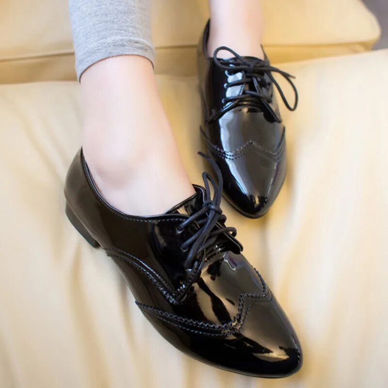 ботинки оксфорды 2021. кожаные туфли без каблука. полуботинки женские. туфли женские без каблука. оксфорды обувь женская 2021.