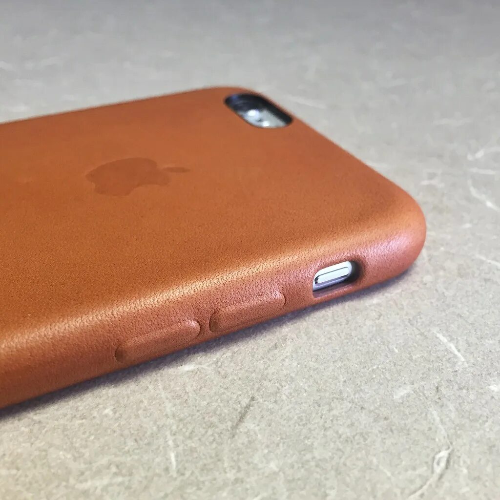 Чехол Apple 12 Mini Leather Case. Iphone 13 Leather Case. Apple Leather Case iphone. Iphone 13 Mini Apple Leather Case патина. Чехлы апл
