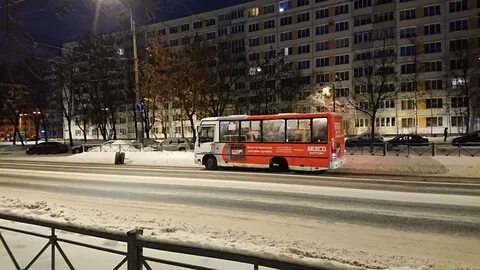В питере автобус потерял управление