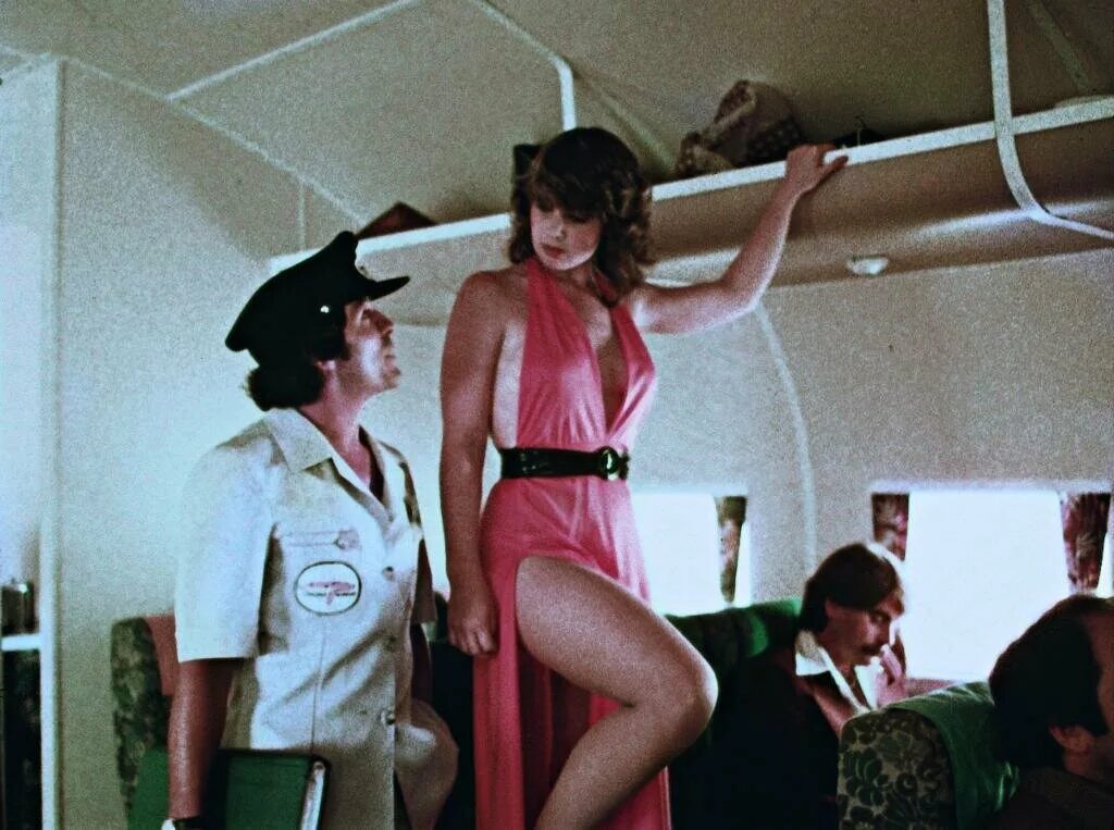 докторша из военного госпиталя (la dottoressa del distretto militare). докторша предпочитает моряков. докторша предпочитает моряков. банановый монстр фильм 1973. медсестра и большие маневры (1978).