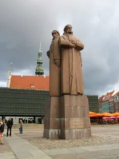 Памятник лиепе в риге