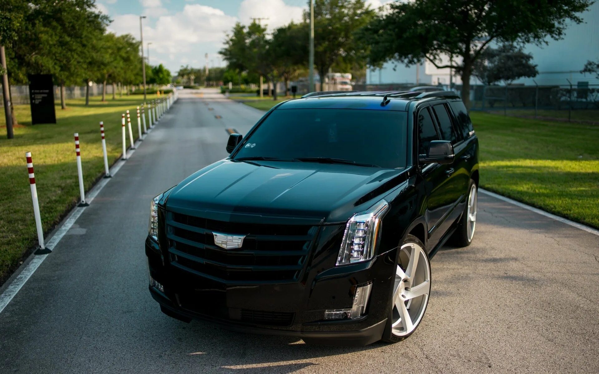 Кадиллак эскалейд 2018. Cadillac Escalade. Кадиллак Эскалейд 5 черный. Кадиллак Эскалейд 2013 черный. Cadillac Escalade 2018.