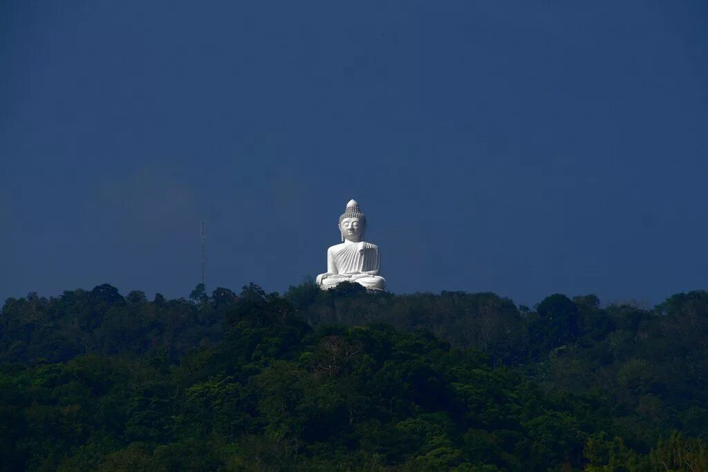 Пхукет будда как добраться. Биг Будда Тайланд. Храм большого Будды Пхукет. Будда на Пхукете на горе. Большой Будда Пхукета.