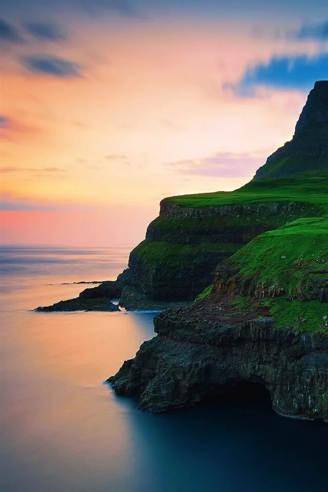 Обои айфон с островом. Фарерские острова. Фарерские острова скалы море. Faroe Islands и Азорские острова. Ирландия.