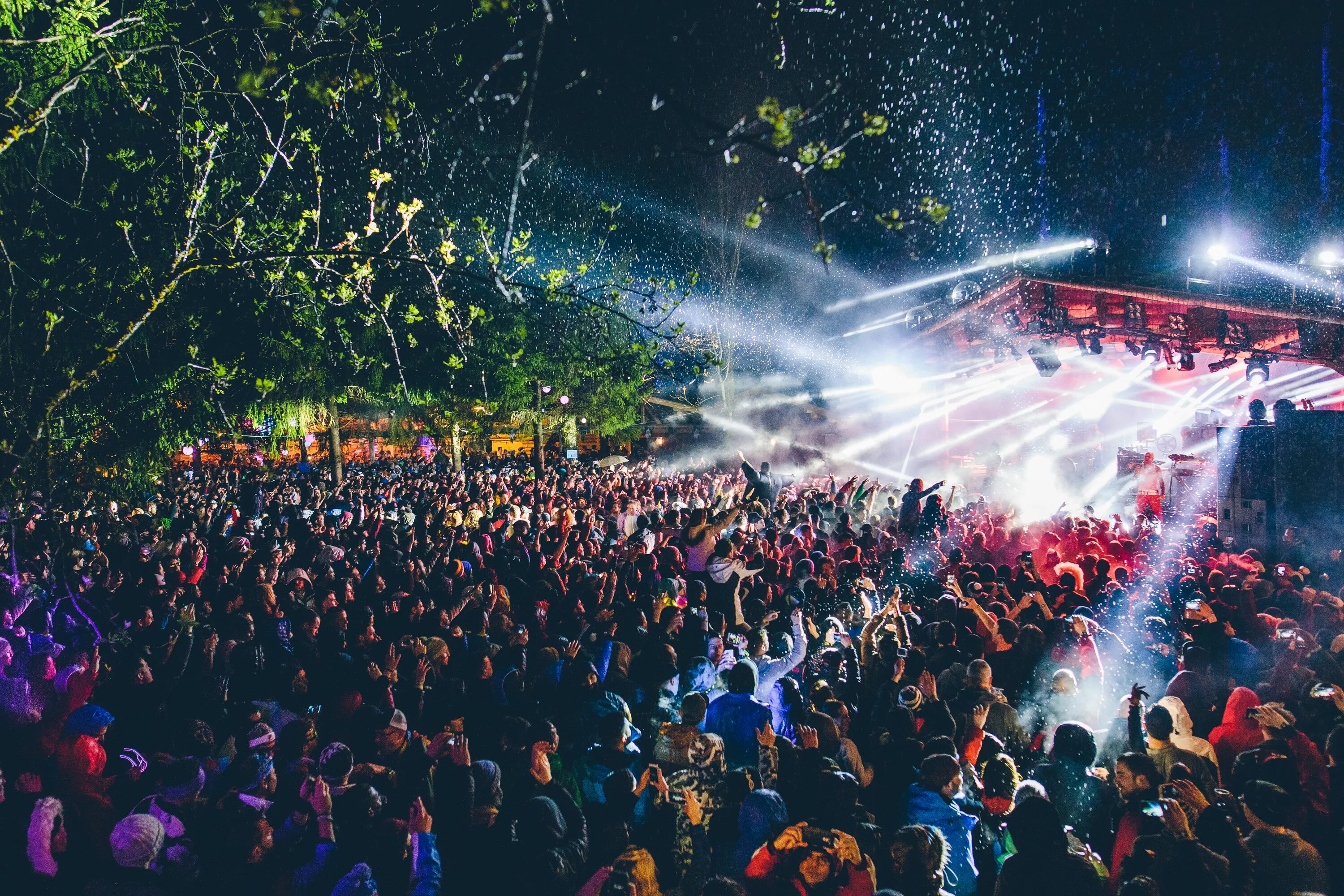 Rave что это. Рейверы субкультура. Rave что это. Техно рейвер. Рейв пати.