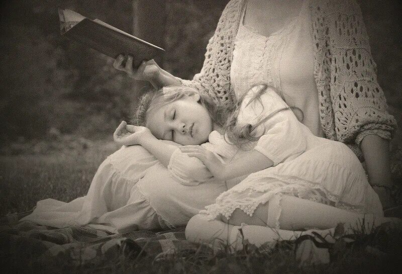 Приснились знакомые девушки. Приснилась знакомая девочка. К чему снится знакомая девушка. Снится девушка. Приснилась знакомая девочка.