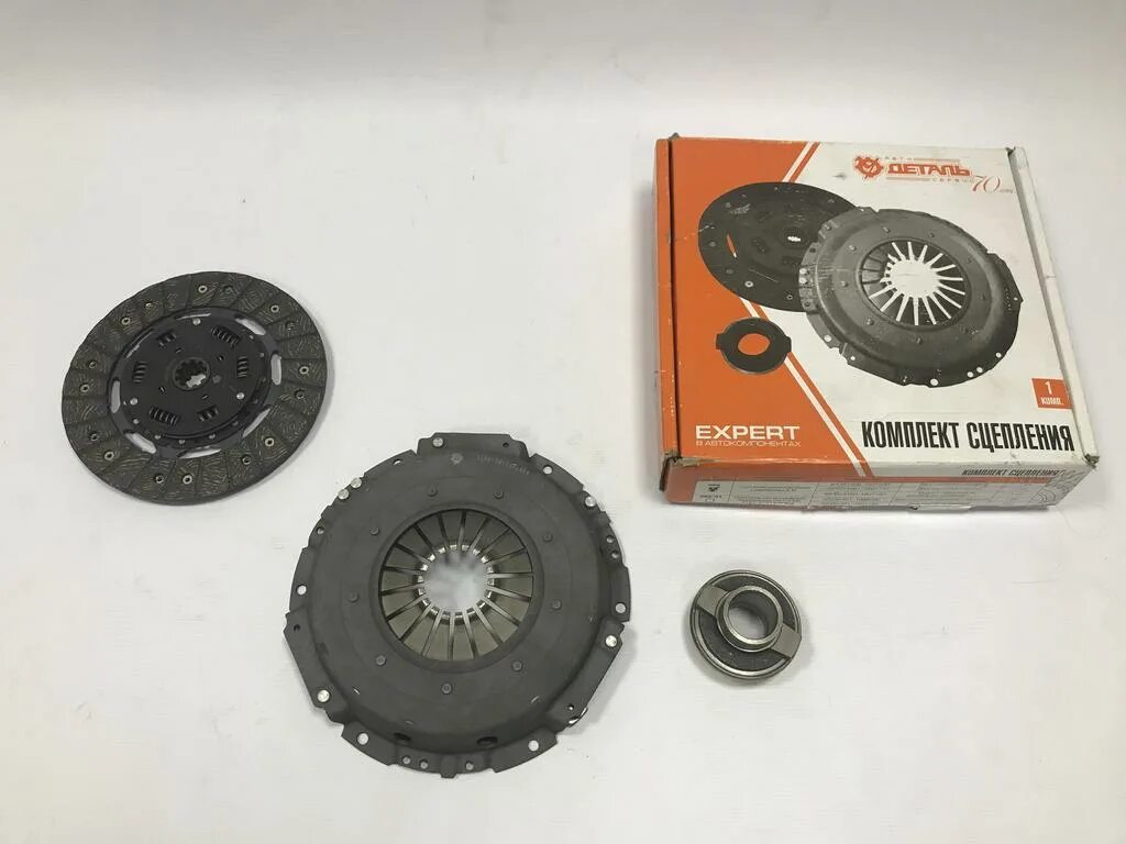 Комплект сцепления уаз патриот 409 дв. Комплект сцепления люк завод для змз 409. Диск сцепления 375-1601130. Сцепление змз 409. Патриот 409 авторесурс.