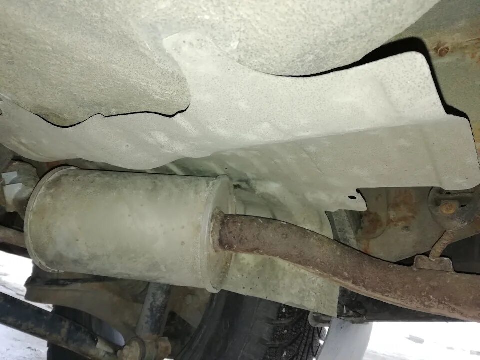 Термоэкран глушителя. Глушитель для ford escape 2. держатель глушителя форд эскейп 2.3. глушитель форд эскейп 2005. глушитель форд эскейп 2.3 2005.