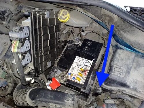 4. Пежо 206 седан 1. Пежо 3008 бензин акб. 4 2004 года аккумулятор. Акб пежо 207 1.