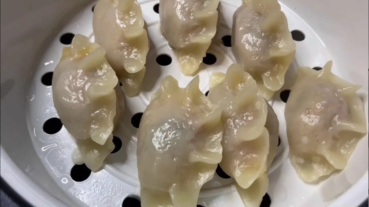 Прозрачные китайские пельмени. Прозрачные пельмени. Форма китайских пельменей. Прозрачные китайские пельмени. Стеклянные пельмени.