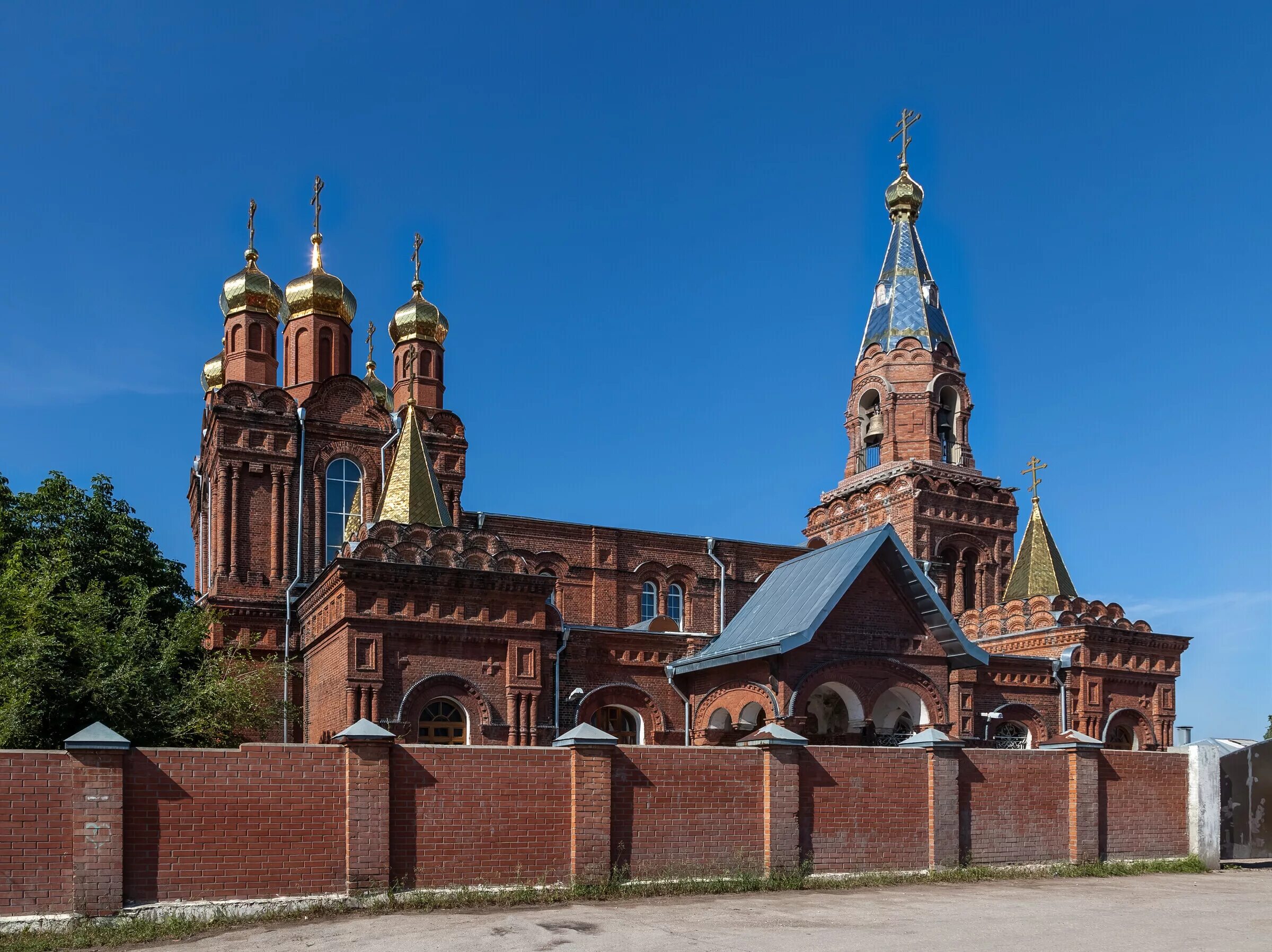 Культурно исторические достопримечательности самарской области. Храм Архистратига Михаила (Самара) поселок Шмидта Самара. Храм Архангела Михаила (Самара). Храм Архангела Михаила Самара Запанской. Самара Михаило-Архангельская Церковь.