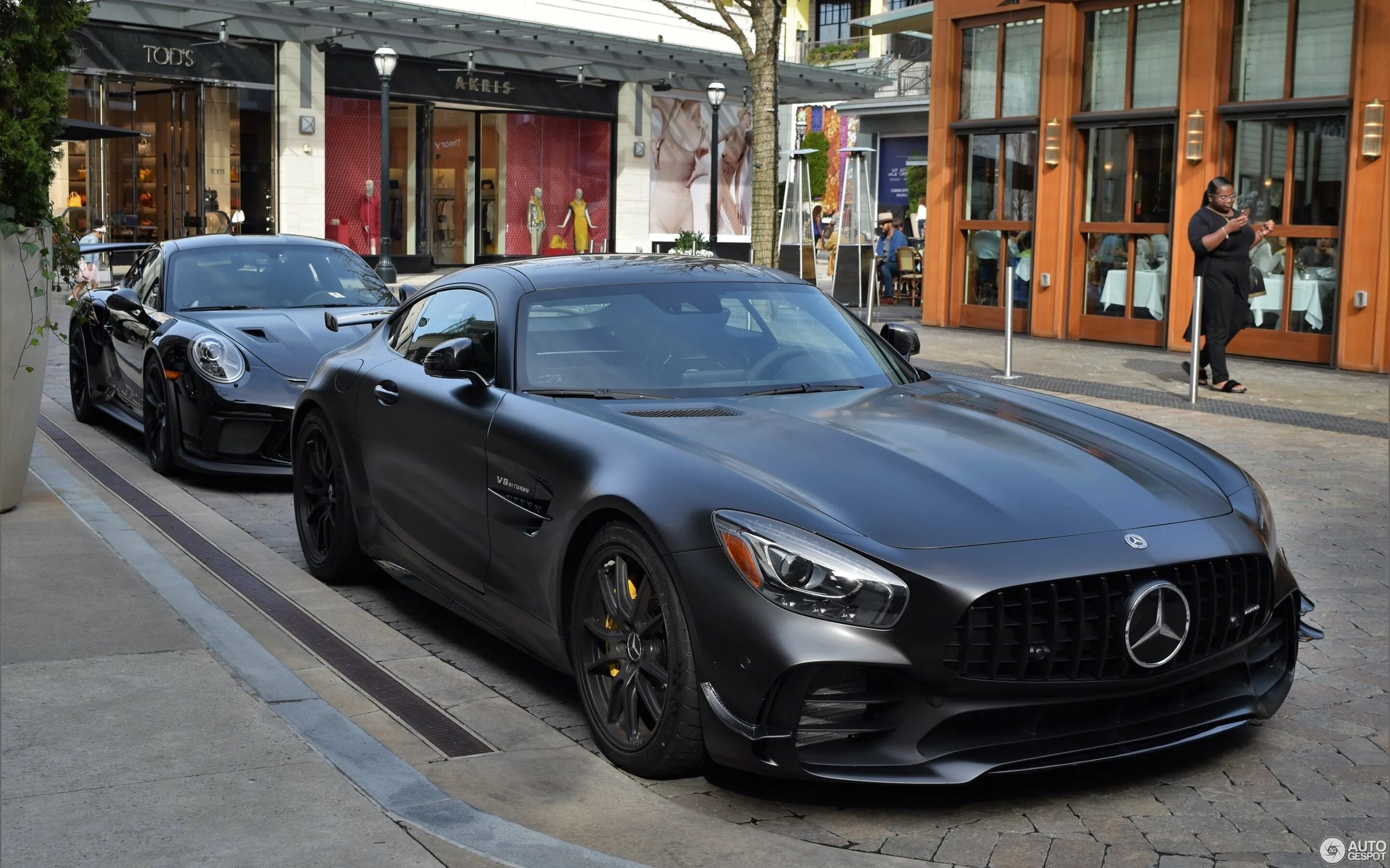 Черный матовый мерседес. Mercedes AMG gt черный. Мерседес АМГ ГТ черный матовый. Мерседес АМГ черный матовый. Mercedes-AMG gt r черный.